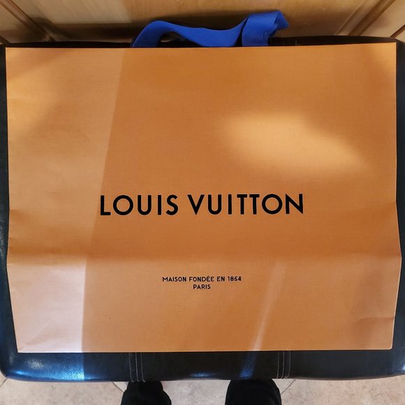 Louis Vuitton Shopping Bag, Box, & Dust Bags - Picture 3 of 16